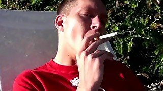 Chain smoker Ryan Connors plays with his tool and cums