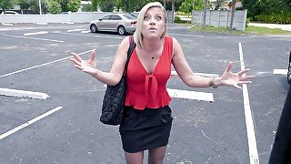 Blonde mom Kaylynn Keys is getting picked up on the street