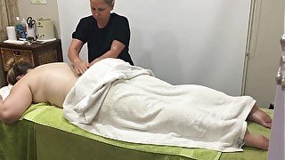 Hot Pretty Bbw Getting Deep Relaxing Body Massage At Spa U010