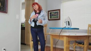 Seductive Suzanne masturbates for AuntJudys.com