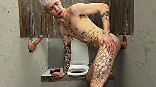 Young Tattooed Twink Gave Himself Up To Strangers In The Toilet Cabin