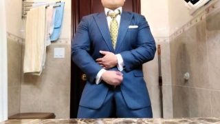 Str8 daddy jerking off in suit