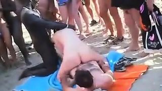 Horny People Fucking Out At The Beach