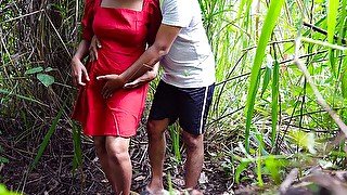 ගමේ කෑල්ලට ගහන්න කැලේ පැන්නා Sri Lankan new sex village couple sex fuck hard with Gf Outdoor xxx new