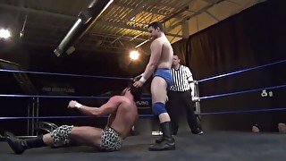 Hot Wrestling Men: Reeves vs Vine