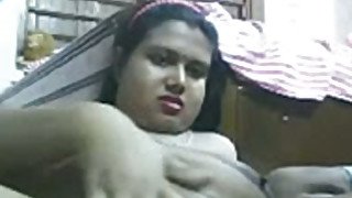 Phat ass Indian slut exposing her pussy on webcam