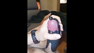 gay masturbándose con Juguetes acaba