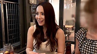 三十路のエッチな人妻が旦那に内緒でこっそり浮気エッチ！他人棒でイキ散らかす！