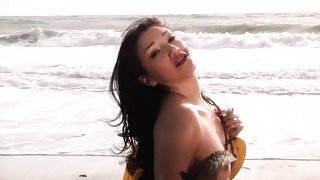 Horny Asian chick Vicki Chase takes off her bikini to have sex