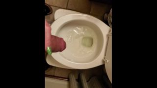 Helping my boyfriend pee after a night of drinking | I held his dick while he peed