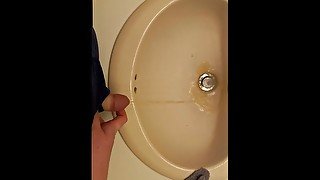 Trans guy pee in sink with stp