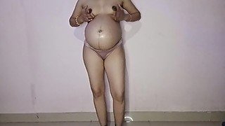 Indian pregnant wife pussy pamping