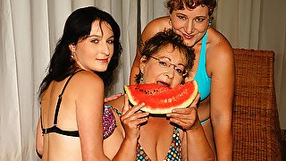 Three Old And Young Lesbians Getting Wet - MatureNL