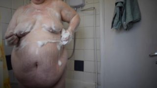 bbw shower (clip)