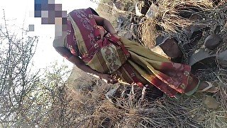 Desi aunty outdoor with boy sex