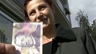 Czech slut Alena gives good blowjob for cash