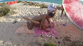 5 Cocks And 1 Pussy Gangbang At The Beach