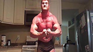 Muscle Dude Rips Off Raiment