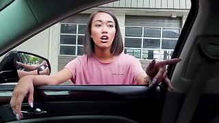 Aria is a dick craving ebony chick fucked well in a car