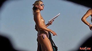 Boobs and sunbeds 26 - BeachJerk