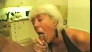 Old slut picked up and does a bj