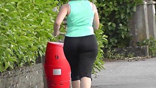 Sportiv girl big ass running slow mo