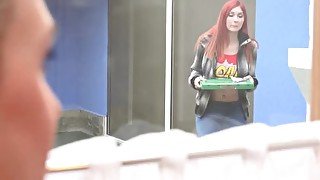 This Pizza Delivery Girl Wasn't Expecting That!