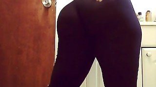 Sexy bbw jiggling ass in leggings