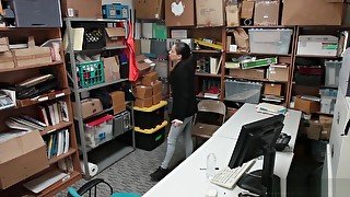 Shoplyfter Bobby Dylan fucked by the hearing person