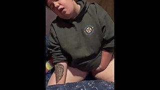 Chubby slut plays with themselves