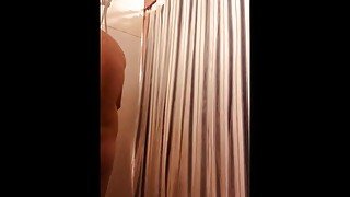 Southern hunk blows load in shower