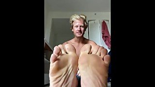 Foot worship video for you goons