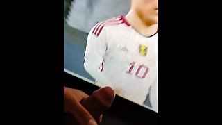 Me la jalo mientras veo el partido México vs Colombia