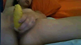 Joyful curvy webcam teen pokes her trimmed pussy with banana