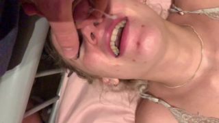 AMATEUR BLOWJOB - SEXY TEEN FACEFUCKED