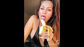 Hot girl love suck and sloppy drooling with banan