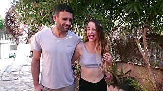 Gorgeous babe Liz deepthroating a big French schlong