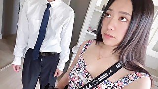 daisybaby台灣無碼顏射The estate agent took the client to see the house and who offered to fuck&face cum