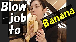 English-subbed  BLOWJOB TO BANANA to put the condom on♥ Japanese amateur handjob.