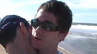 Hardcore young Euro Santiago Masur fucks on the beach