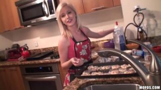 Cute blond teen harlot is giveing a friendly blowjob